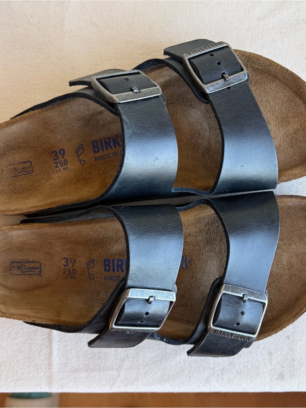 Birkenstock sz 39 Arizona Black Two-Strap Sandals - Picture 10 of 12